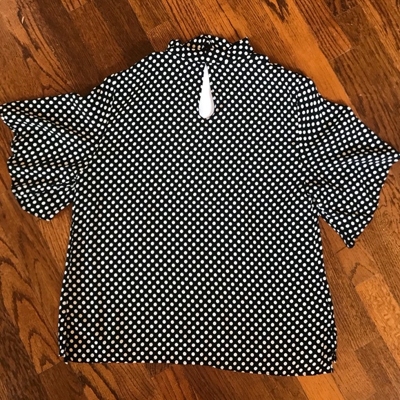 Polka dot blouse with flutter sleeves from Zara - Picture 2 of 2